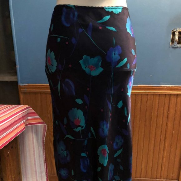 Black Floral Maxi Skirt ~ 1980s Pencil Skirt ~ Elastic Waist - Picture 1 of 5